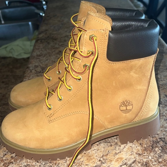 Timberland Boots size 6 - Picture 2 of 4